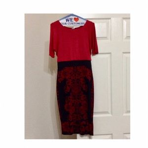 Gorgeous Venus Sm Red and Black fitted Dress